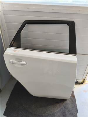 Toyota Auris (E180) jobb hátsó ajtó kombi