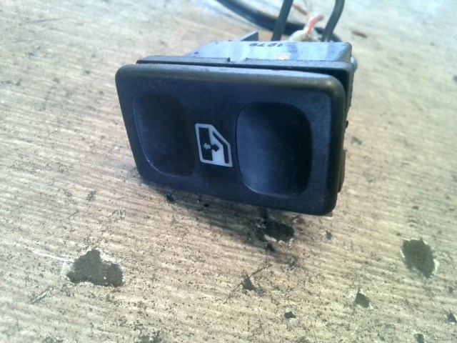 BMW E46 98-05 Jobb első ablakemelő kapcsoló 1. kép
