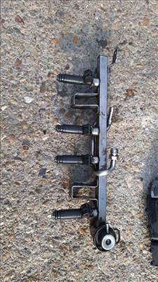 Audi A4 (B5 - 8D) injektor híd 