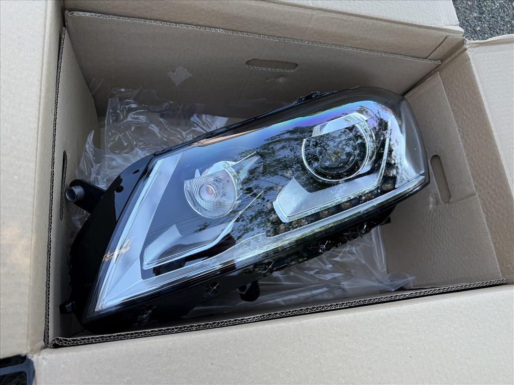 Vw Passat B7 xenon fényszóró  3ab941043 3ab941044 1. kép