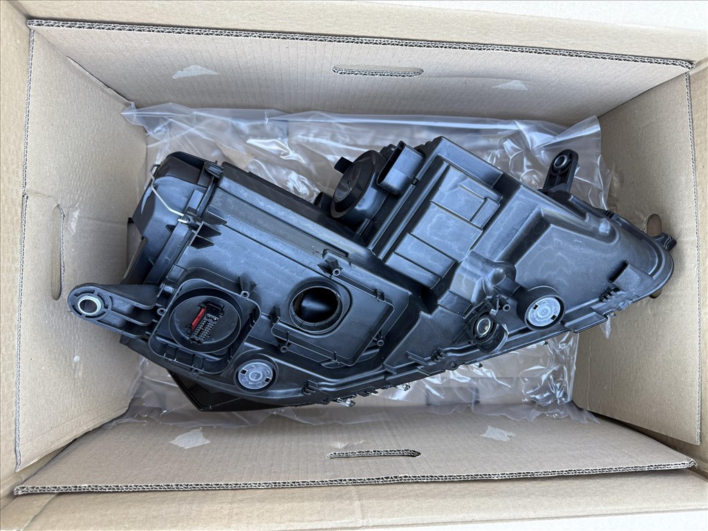 Vw Passat B7 xenon fényszóró  3ab941043 3ab941044 2. kép