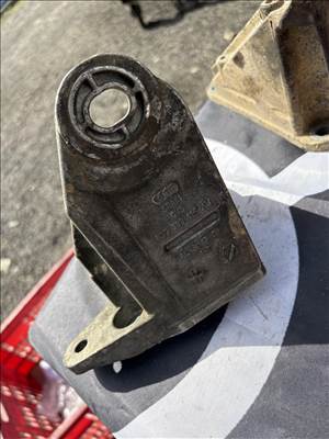 Audi A4 (B6/B7) 2.5 TDI quattro váltótartó bak  8d0399114ah