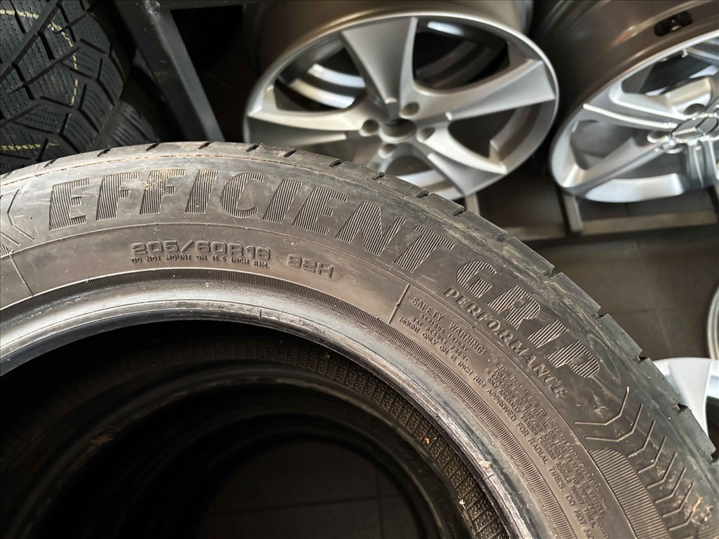 205/60 r16 Goodyear nyárigumi 4db eladó 205/60r16 garnitúra 7. kép