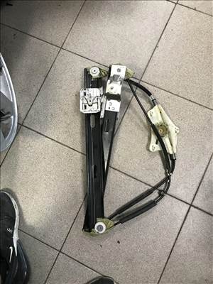 Seat León III 5F - jobb első ablakemelő szerkezet