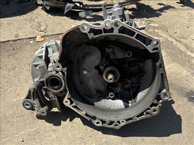 Opel Corsa E 1.4 Turbo ecoFlex Start&Stop váltó  m32oluj 4905588bhl