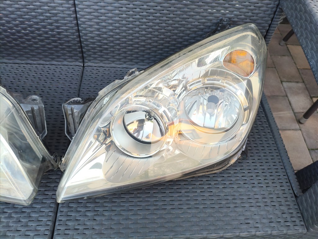 Opel Astra H bal első fényszóró 13239288 2. kép