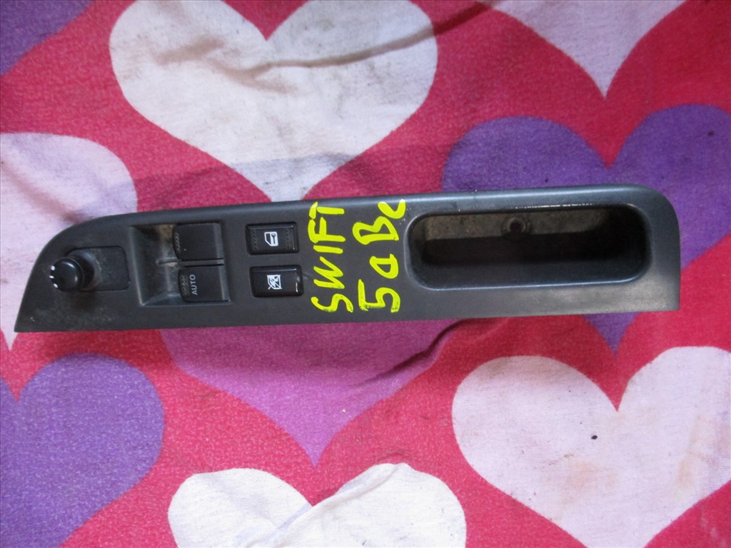 Suzuki Swift V elektromos ablakemelő kapcsoló bal első 2. kép