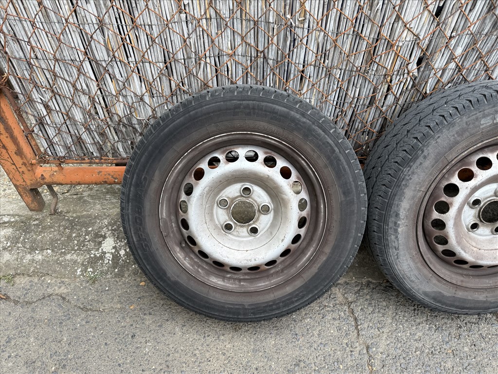 205/65R16C Transporter 5X120 lemezfelni garnitúra 2. kép