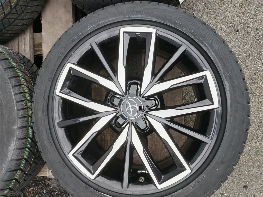  Toyota Corolla 2019ig 5x114.3 17" (gyári felni) alufelni 225/45 új téli gumi 3. kép