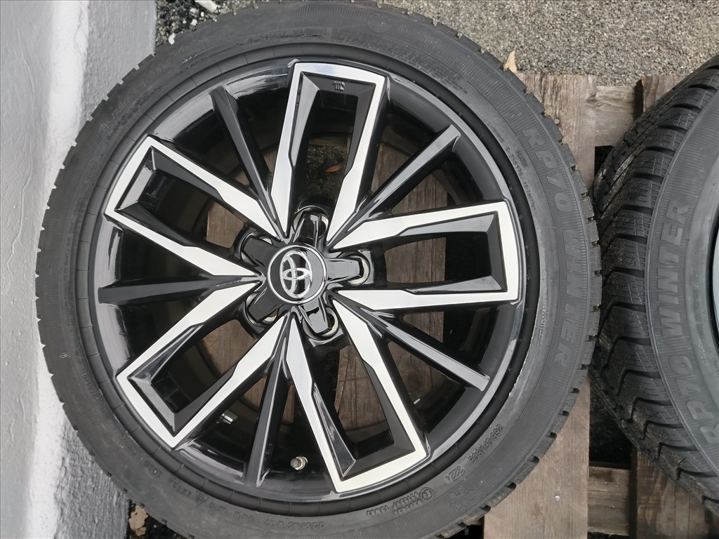  Toyota Corolla 2019ig 5x114.3 17" (gyári felni) alufelni 225/45 új téli gumi 5. kép