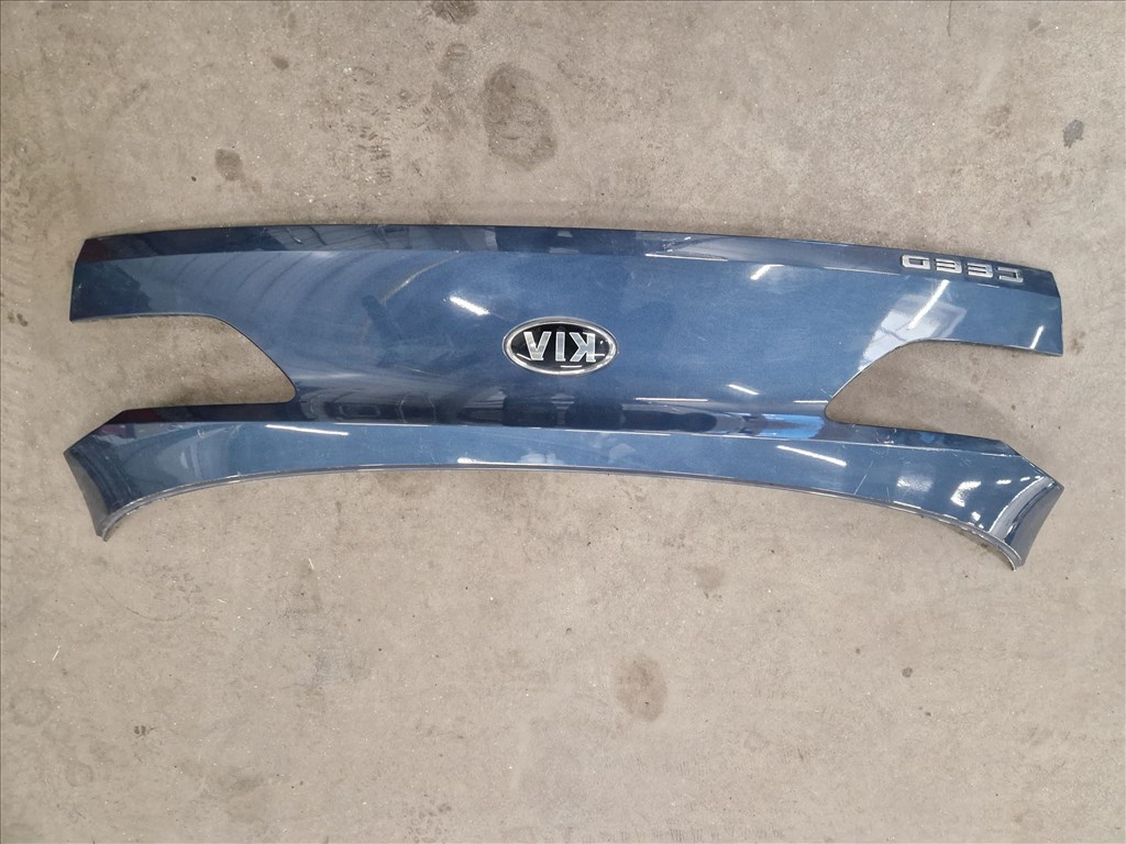Kia Cee'd (CD) Csomagtér ajtó borítás, csomagtérfedél  1. kép