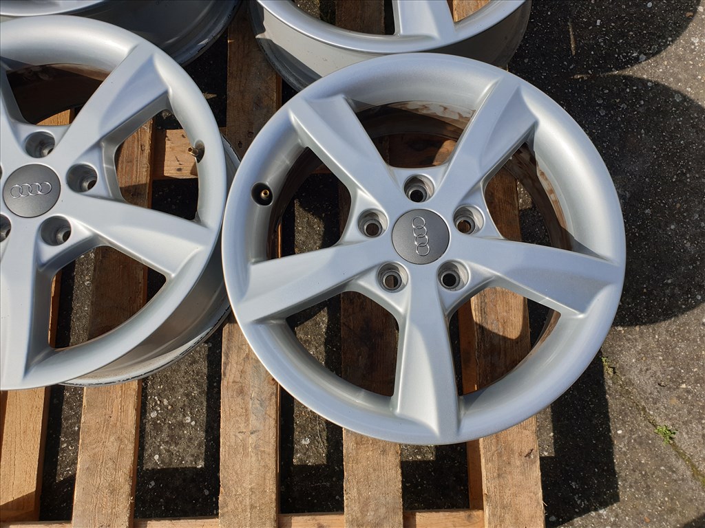 16" 5x112 Audi A3  4. kép