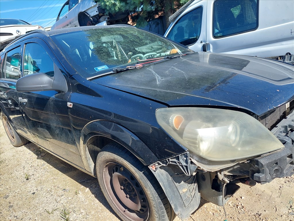 Opel Astra H jobb első sárvédő  1. kép
