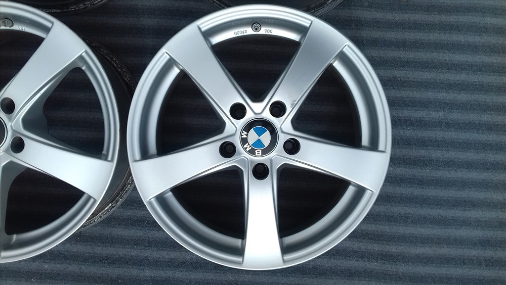  5x120 lyukosztású 7,5J 17" használt Dezent alufelni BMW Opel Insignia 5. kép
