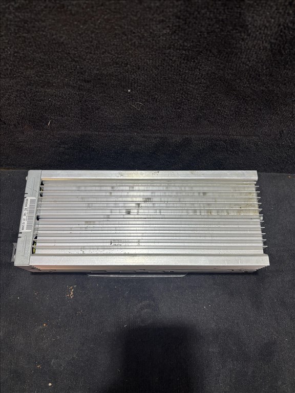 BMW E90/91/92/93 Logic7 erősítő  9126791 1. kép