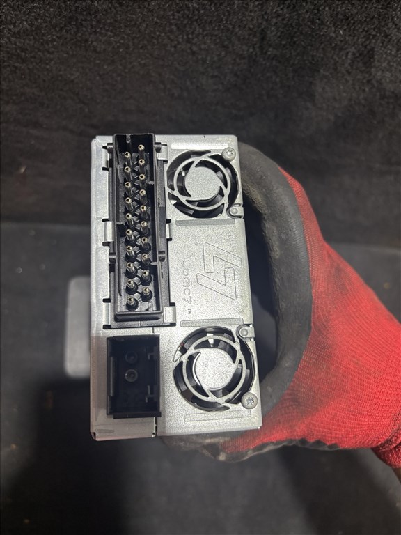 BMW E90/91/92/93 Logic7 erősítő  9126791 2. kép