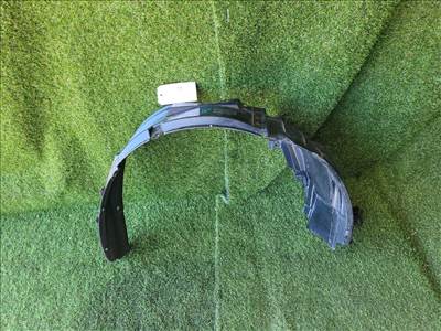 SUZUKI SWIFT IV Jobb első Dobbetét (Kerékjárati, Műanyag) 7232168L0