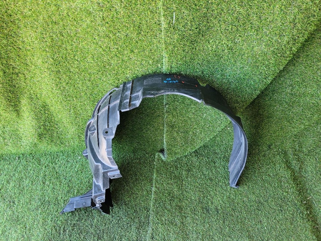 SUZUKI SWIFT IV Jobb első Dobbetét (Kerékjárati, Műanyag) 7232168L0 2. kép