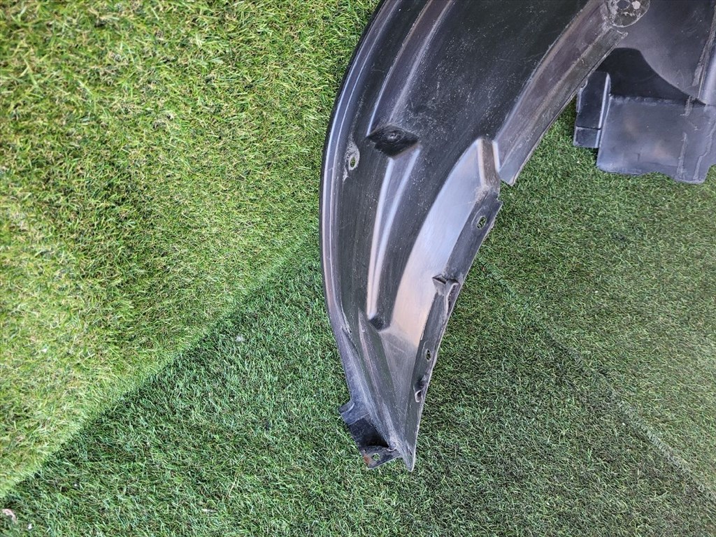 SUZUKI SWIFT IV Jobb első Dobbetét (Kerékjárati, Műanyag) 7232168L0 5. kép