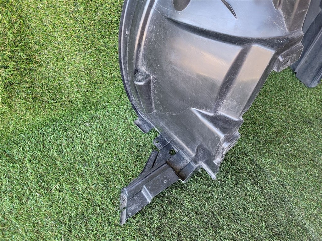 SUZUKI SWIFT IV Jobb első Dobbetét (Kerékjárati, Műanyag) 7232168L0 8. kép