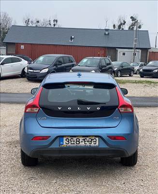 Bontásra: Volvo V40 1.6D csomagtér ajtó kompletten  yv1mv8431f2223368