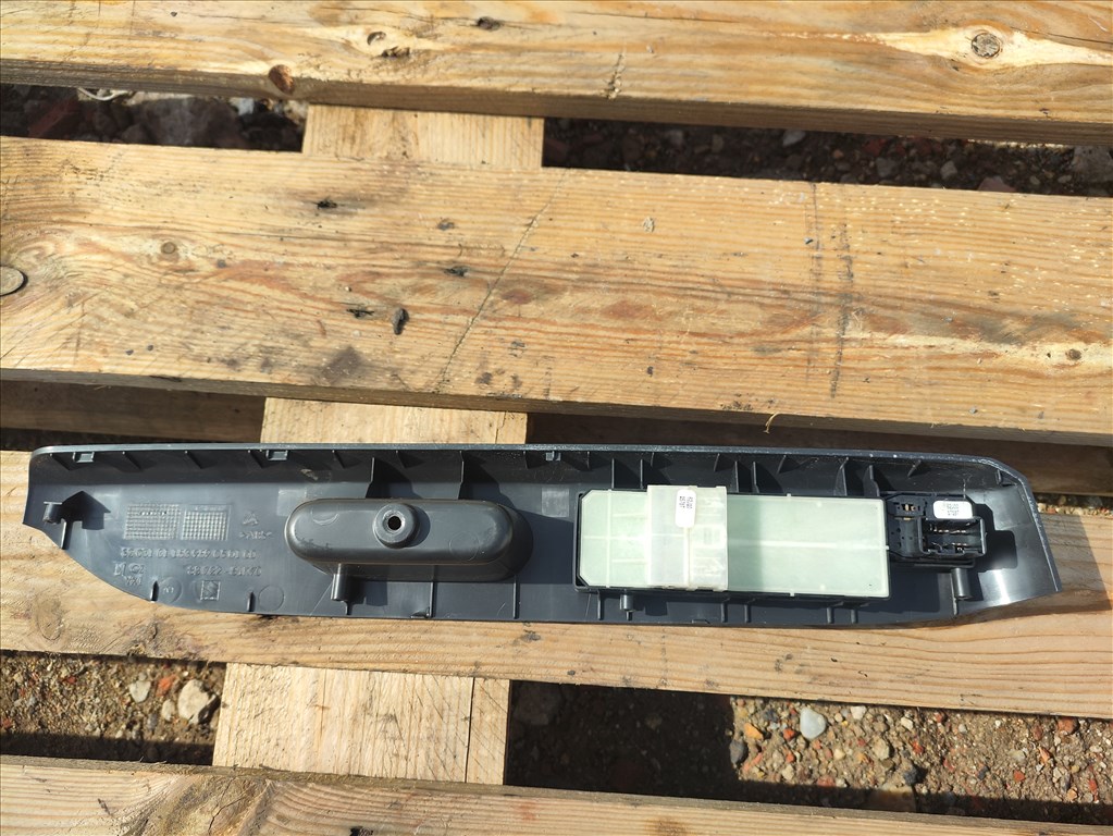 Opel Agila B bal első ablakemelő kapcsoló 62j101578t 8372251k70 2. kép