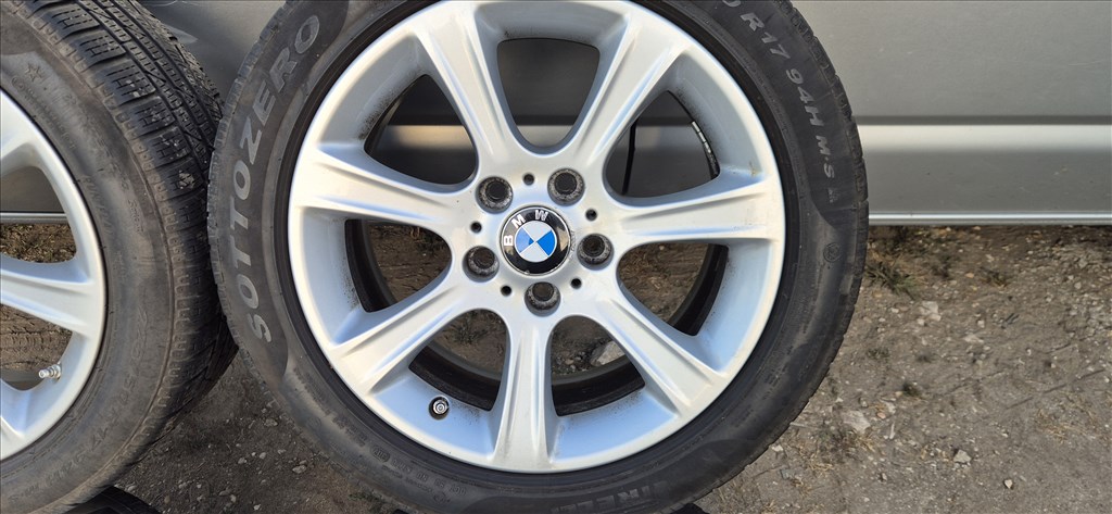  5x120 lyukosztású 17" használt (gyári felni) alufelni, rajta 225/50 használt Pirelli téli gumi 3. kép