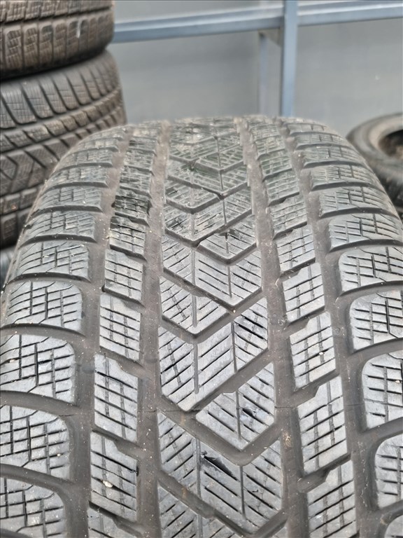 285/4520" újszerű Pirelli Scorpion Winter téli gumi 2db  4. kép