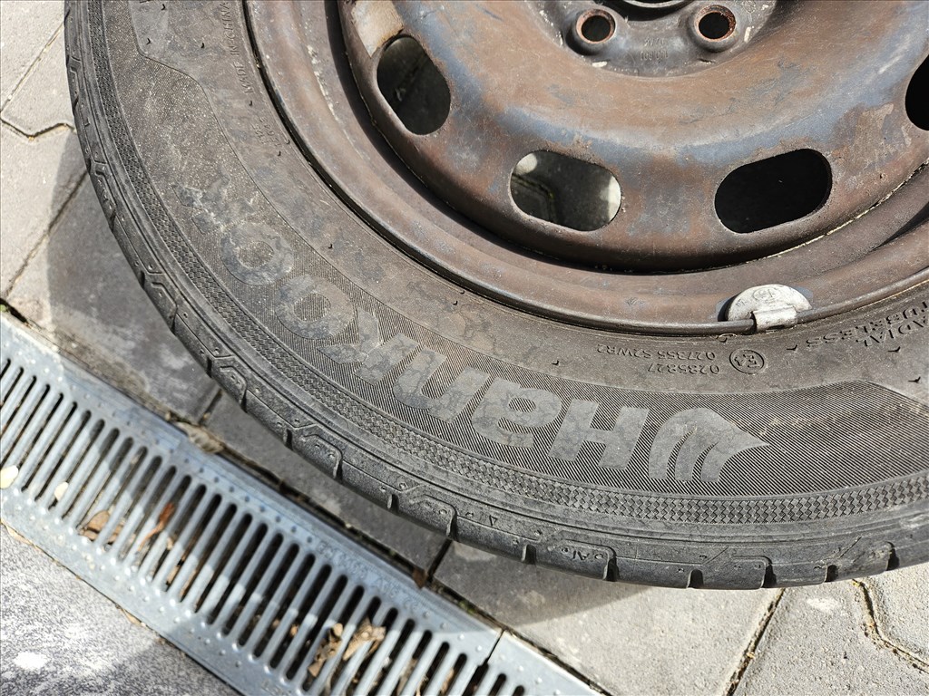  5x100 15" lemezfelni pár Hankook nyári gumikal (18987, 26168) 4. kép