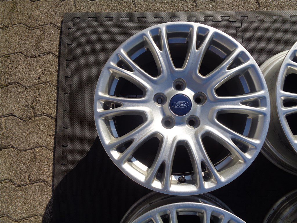 Ford gyári alufelni 16-os, 5×108-as osztóval, szép állapotban eladó. 2. kép