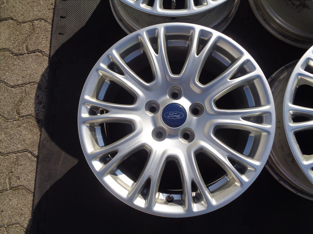 Ford gyári alufelni 16-os, 5×108-as osztóval, szép állapotban eladó. 3. kép