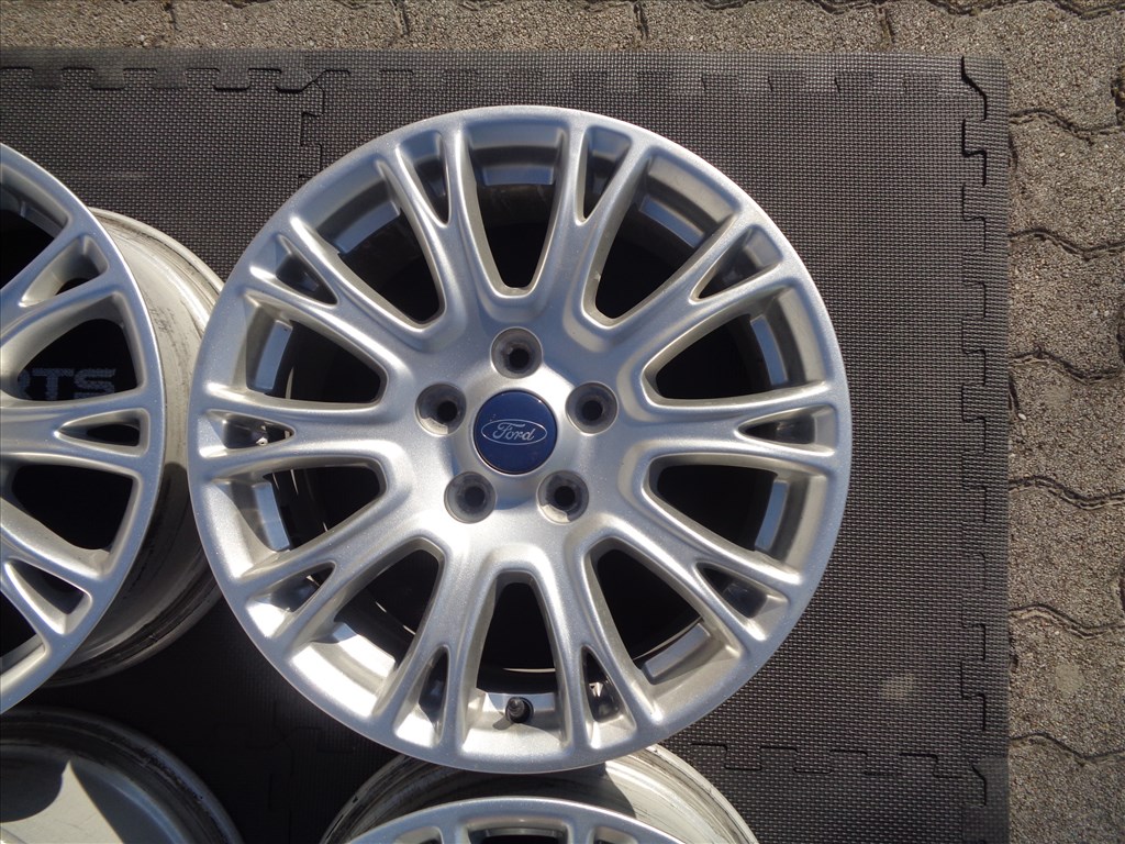 Ford gyári alufelni 16-os, 5×108-as osztóval, szép állapotban eladó. 4. kép