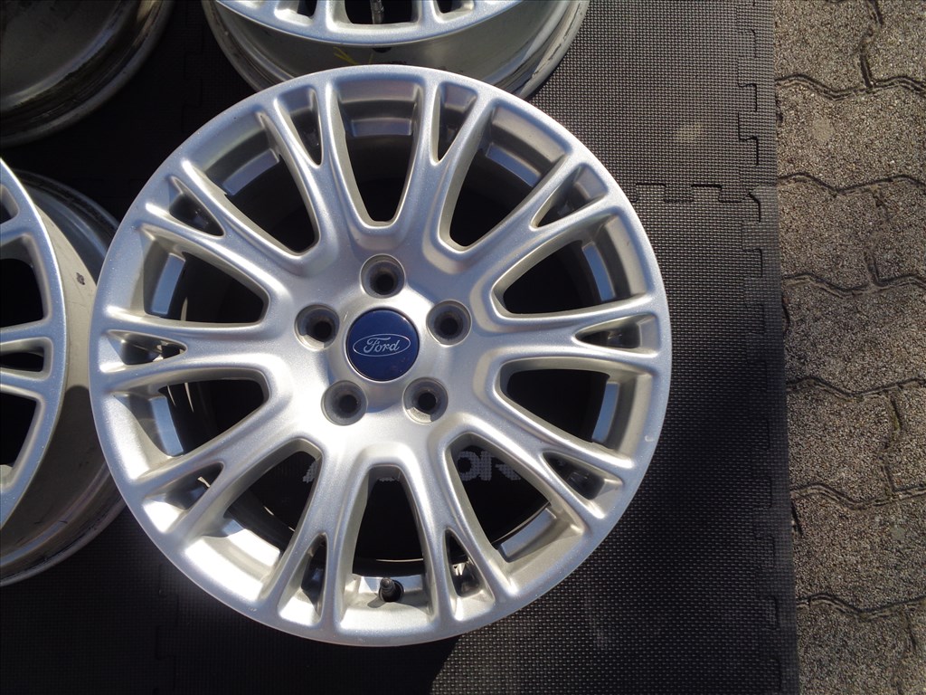 Ford gyári alufelni 16-os, 5×108-as osztóval, szép állapotban eladó. 5. kép