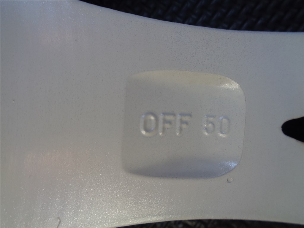 Ford gyári alufelni 16-os, 5×108-as osztóval, szép állapotban eladó. 9. kép