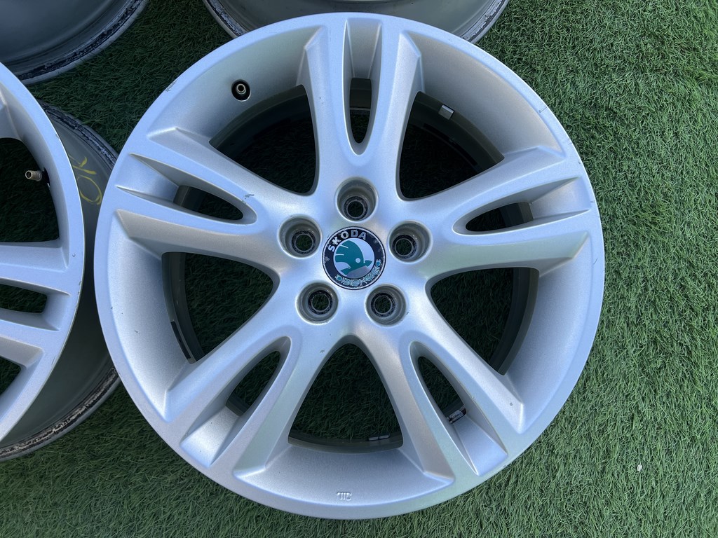 5x100 16" Skoda gyári alufelni 6,5Jx16h2 ET43 3. kép