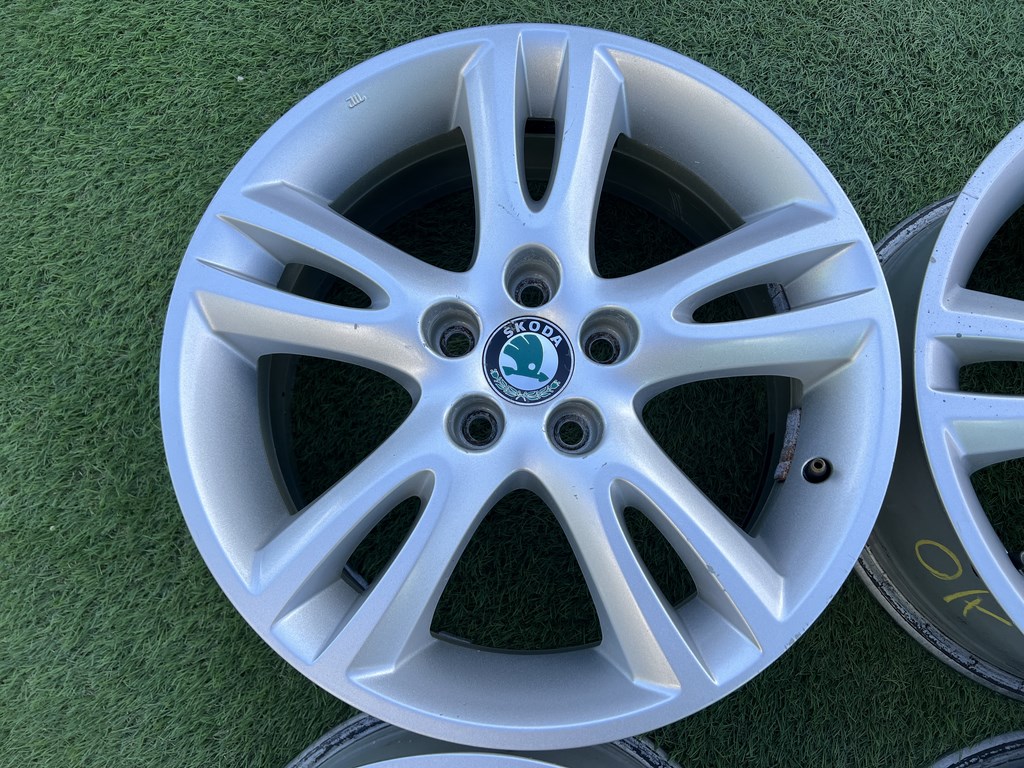 5x100 16" Skoda gyári alufelni 6,5Jx16h2 ET43 5. kép