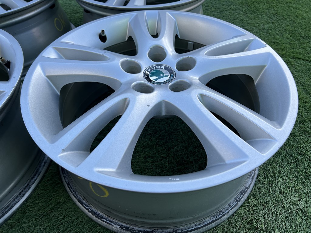 5x100 16" Skoda gyári alufelni 6,5Jx16h2 ET43 6. kép
