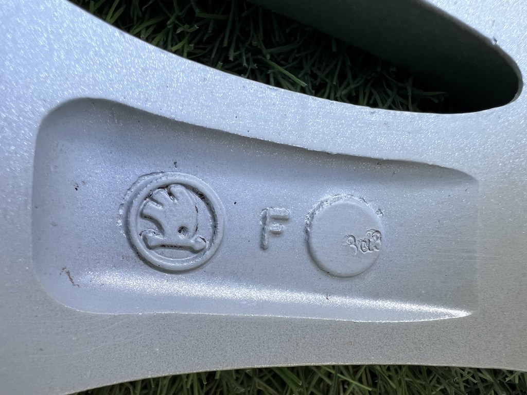 5x100 16" Skoda gyári alufelni 6,5Jx16h2 ET43 7. kép