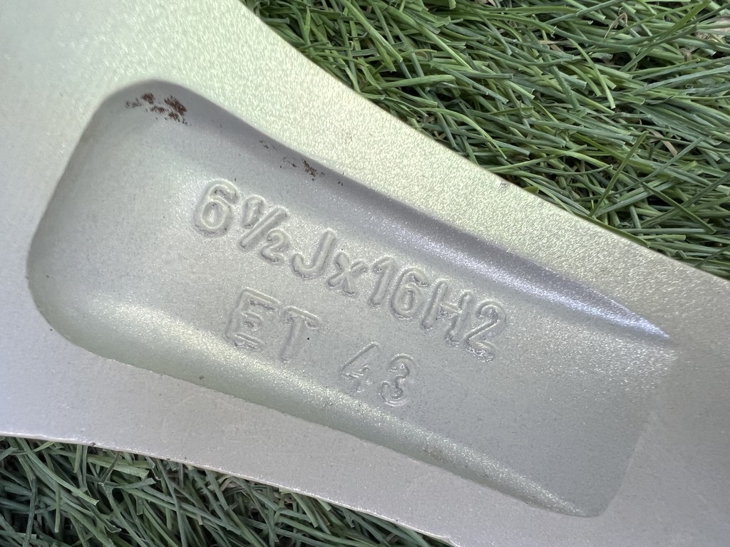 5x100 16" Skoda gyári alufelni 6,5Jx16h2 ET43 8. kép