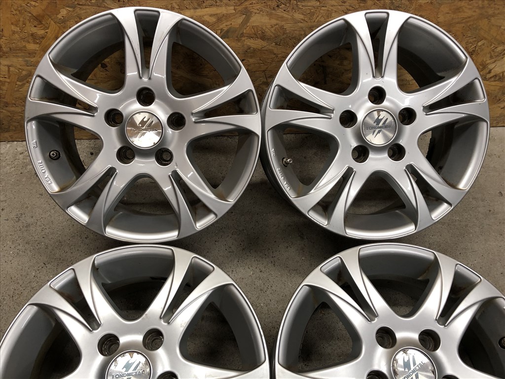  5x114.3 lyukosztású 6J x 15" újszerű Fondmetal alufelni Kia Hyundai szenzoros 2. kép