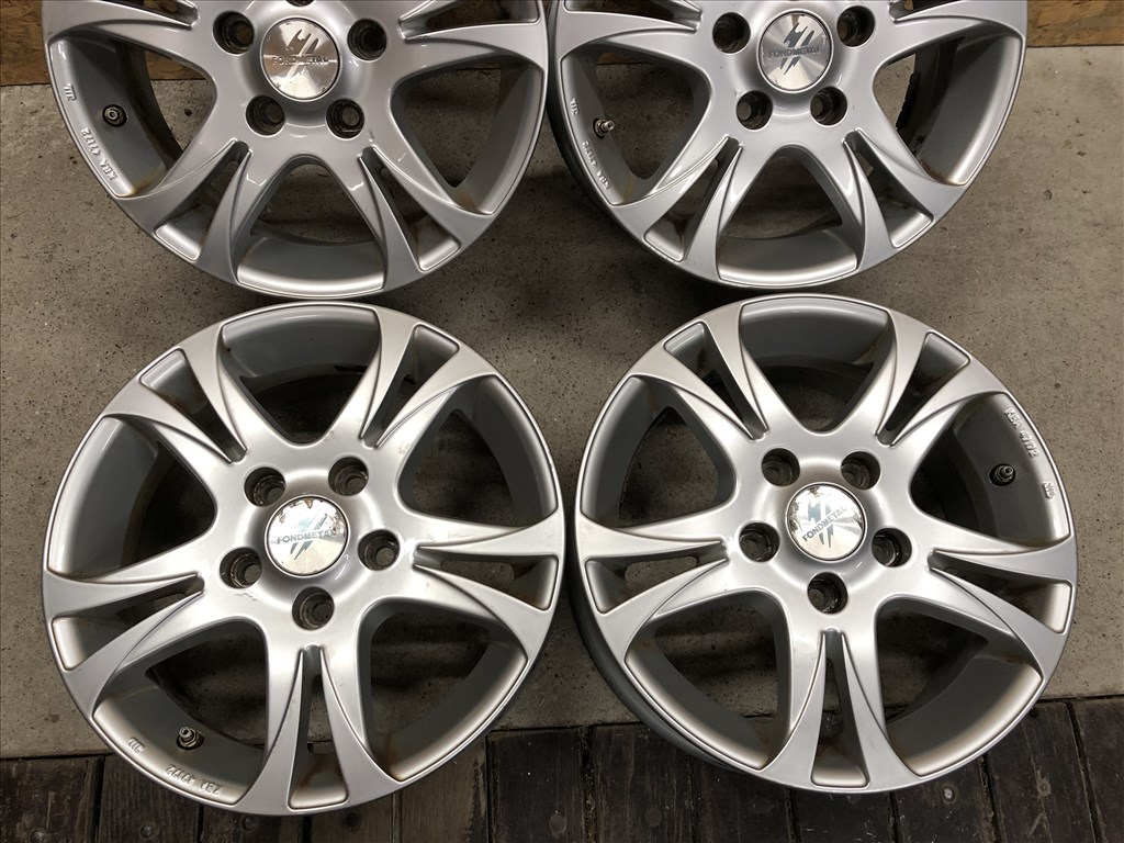  5x114.3 lyukosztású 6J x 15" újszerű Fondmetal alufelni Kia Hyundai szenzoros 3. kép