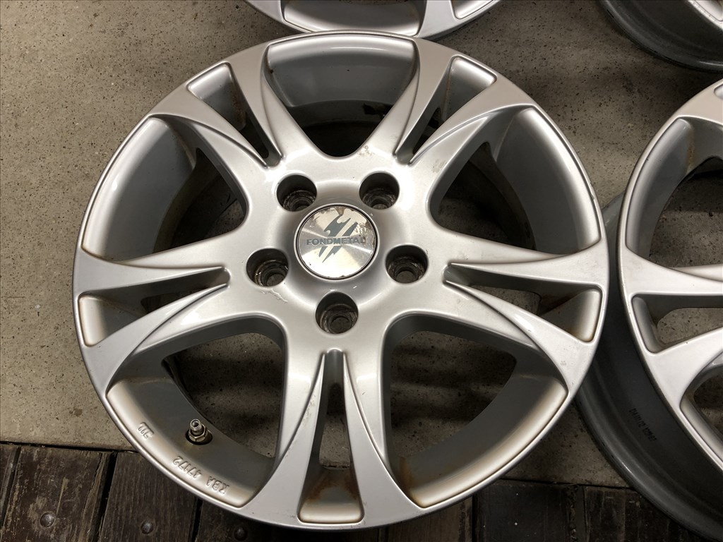  5x114.3 lyukosztású 6J x 15" újszerű Fondmetal alufelni Kia Hyundai szenzoros 8. kép