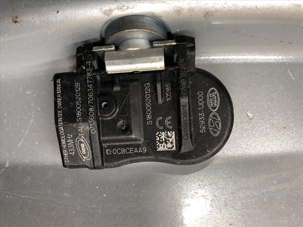  5x114.3 lyukosztású 6J x 15" újszerű Fondmetal alufelni Kia Hyundai szenzoros 10. kép