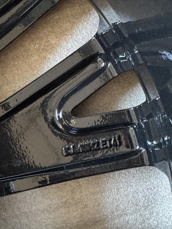 R18 Original Volkwsagen 8j et41 3C8601025R 3C8 601 025R 1db alufelni felni 7. kép