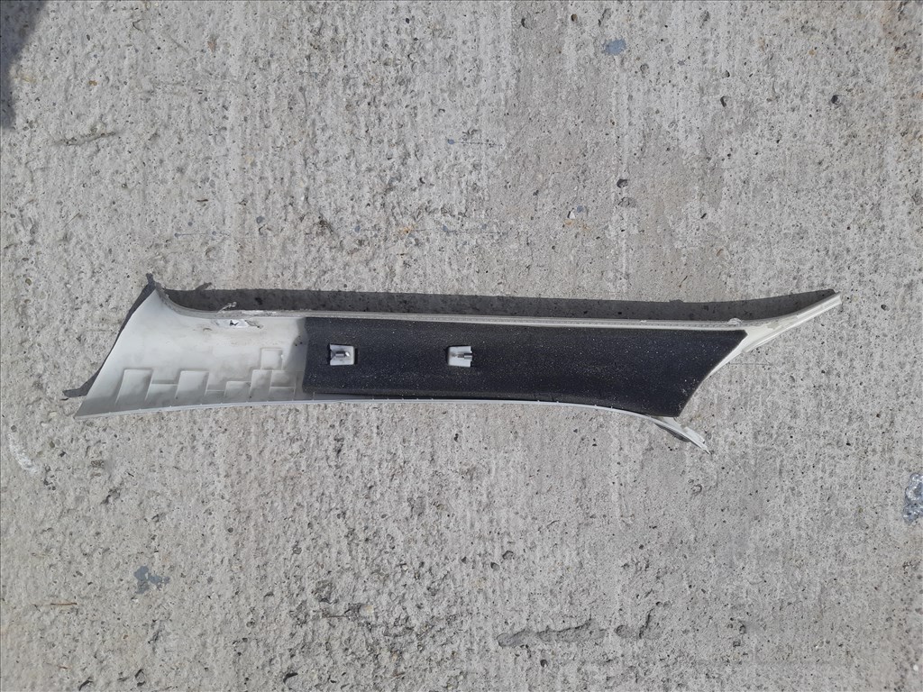 Bontásra: Volvo V40 bal első A panel kárpit, díszléc  yv1mv8431f2223368 31102345lh 3. kép