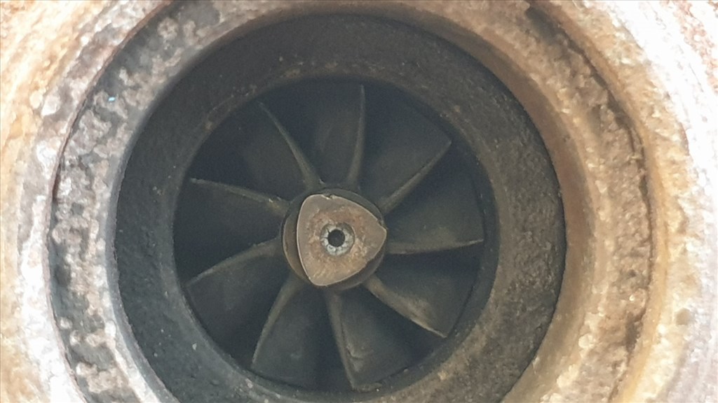 511943 Audi A3, 1.9 PD, 2007, Turbó, GT 1646 F, 038253014F, 751851-3. 4. kép