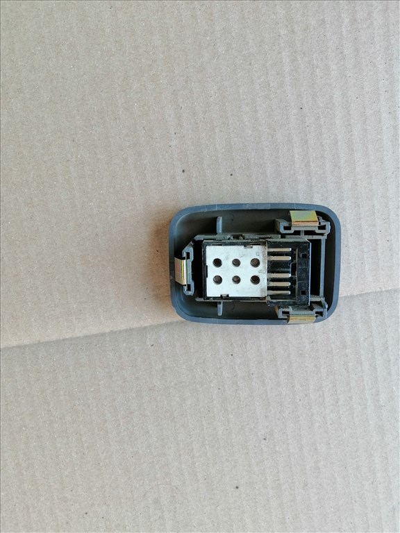 Mazda B 2500 Jobb hátsó ablakemelő Kapcsoló  2. kép