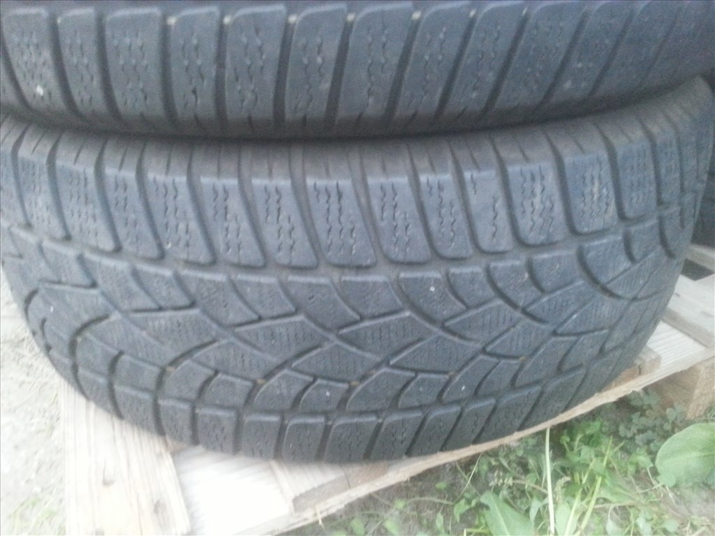  225/50R18 Dunlop defekttűrő téli gumi garnitúra 4. kép