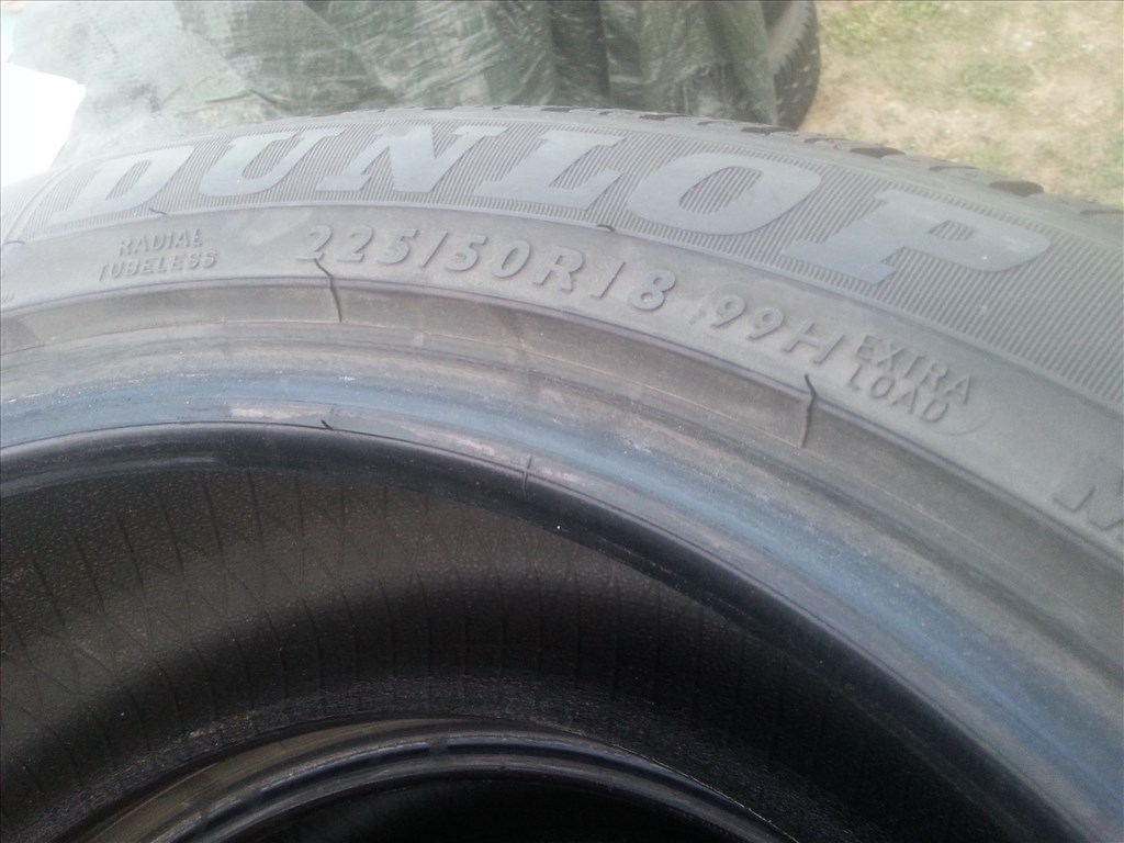  225/50R18 Dunlop defekttűrő téli gumi garnitúra 5. kép