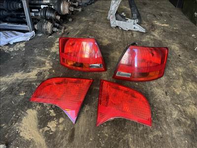 Audi A4 (B6/B7) Avant Bal hátsó belső lámpa 